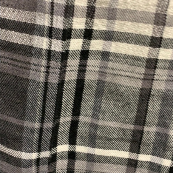 Black flannel shirt - Picture 3 of 3